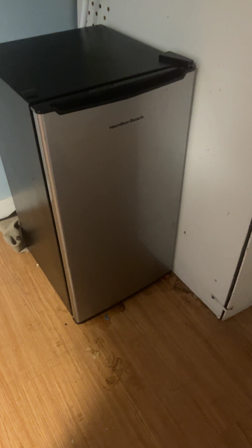 Hamilton Beach Mini Fridge