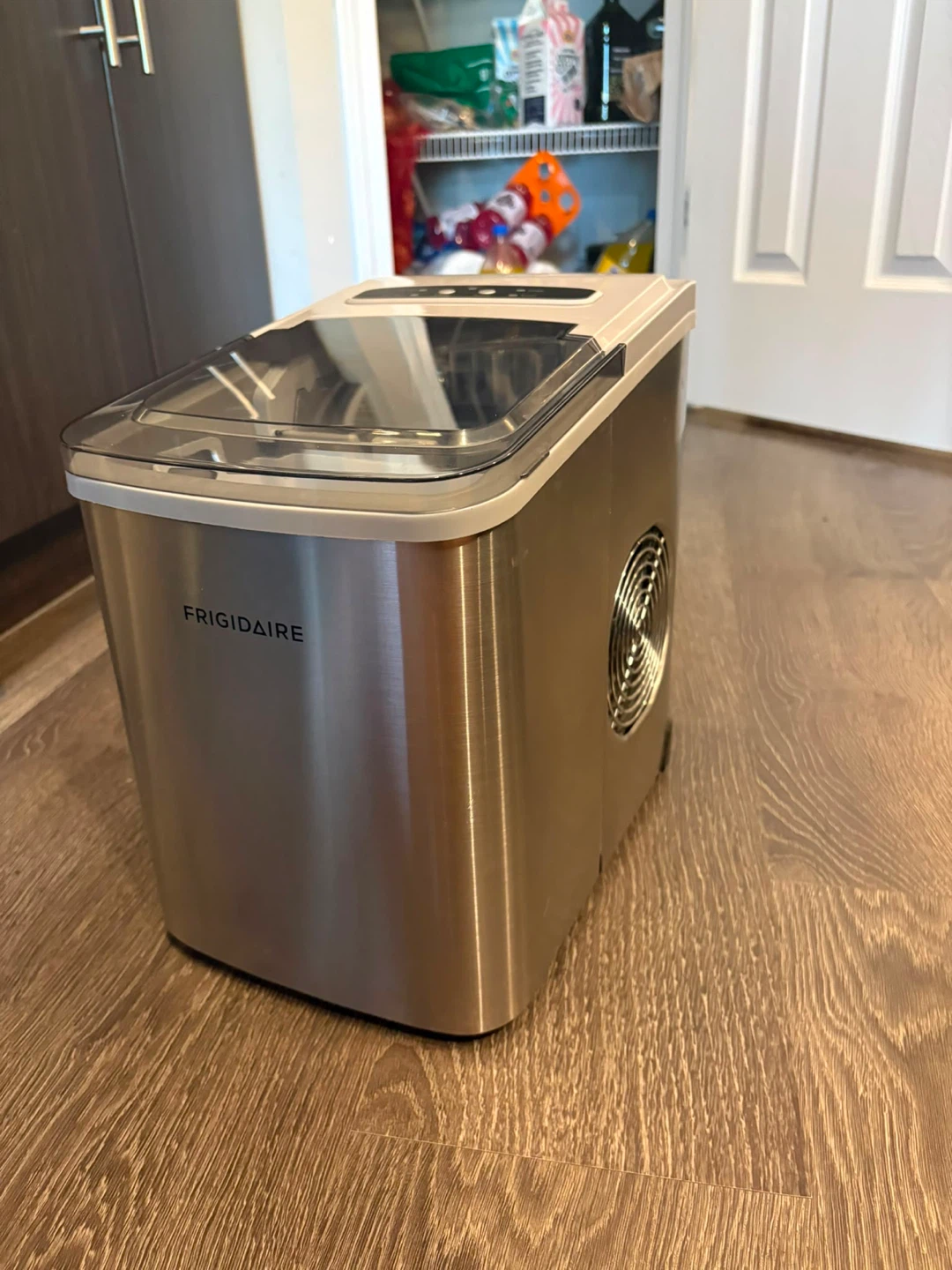 Frigidaire Portable Ice Maker - photo 2