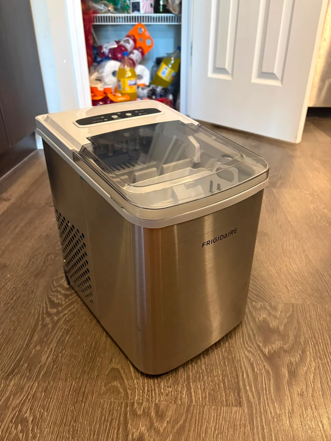 Frigidaire Portable Ice Maker - photo 3