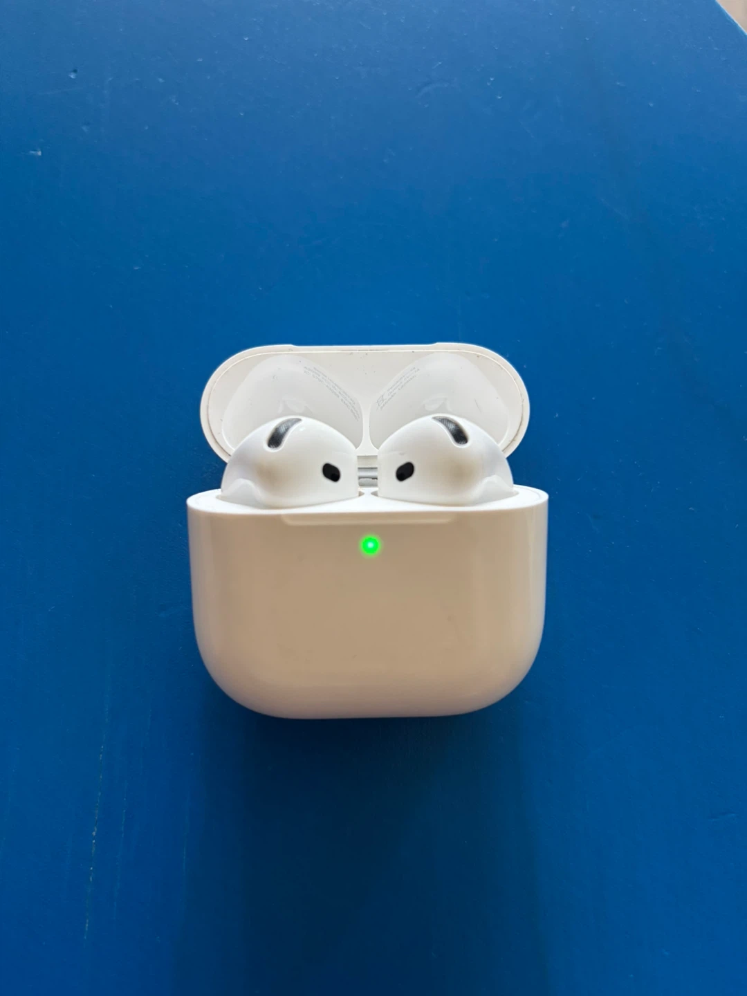Apple AirPods 4th Gen with Noise Cancellation - photo 3