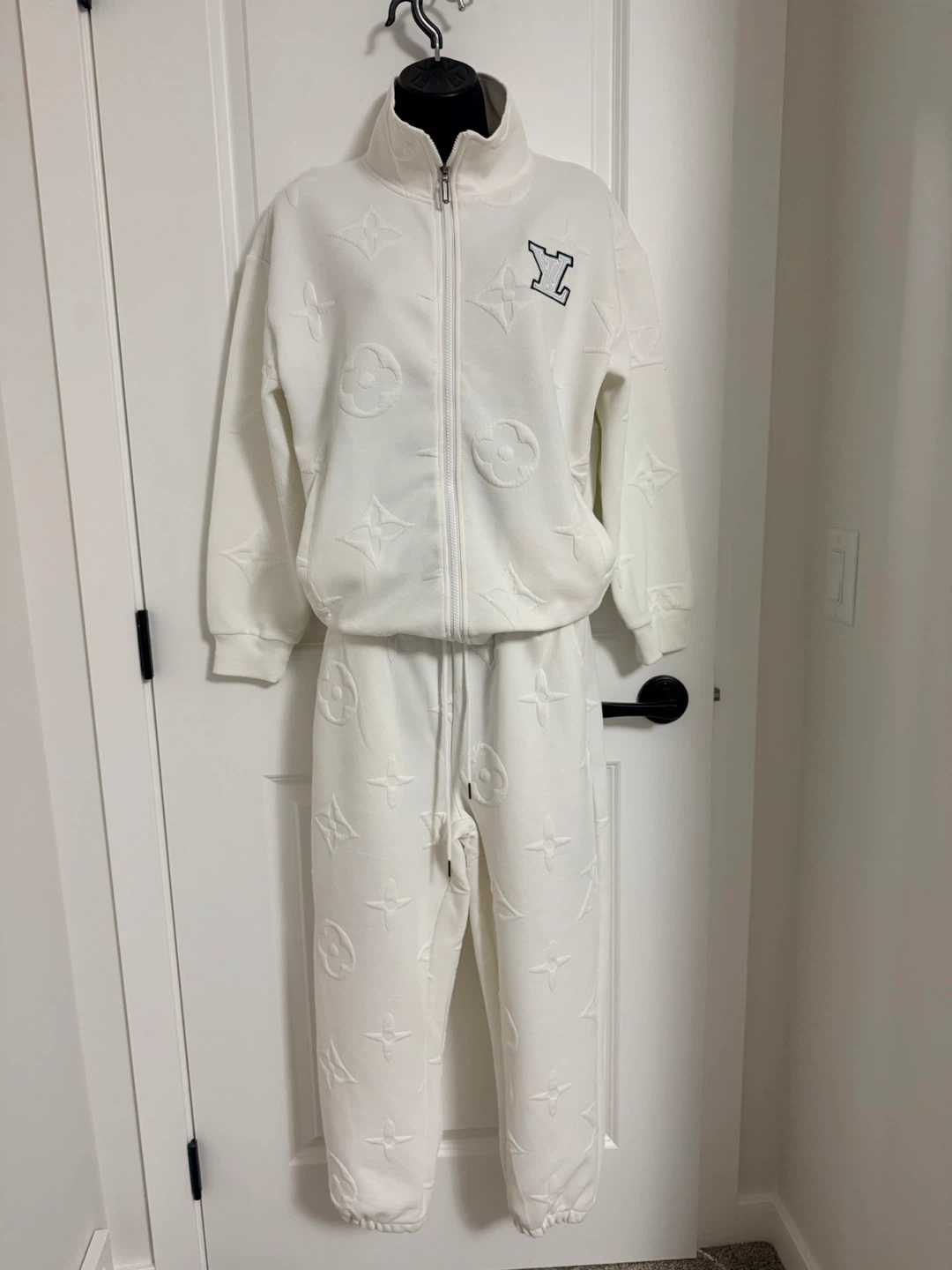 Louis Vuitton Monogram Tracksuit Set White Size M - photo 2