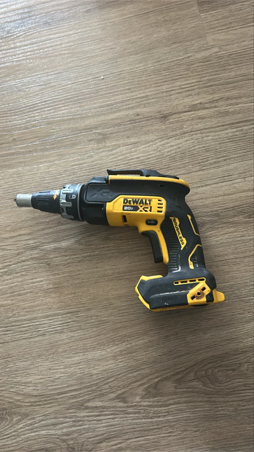 DeWalt 20V XR Brushless Drywall Screw Gun