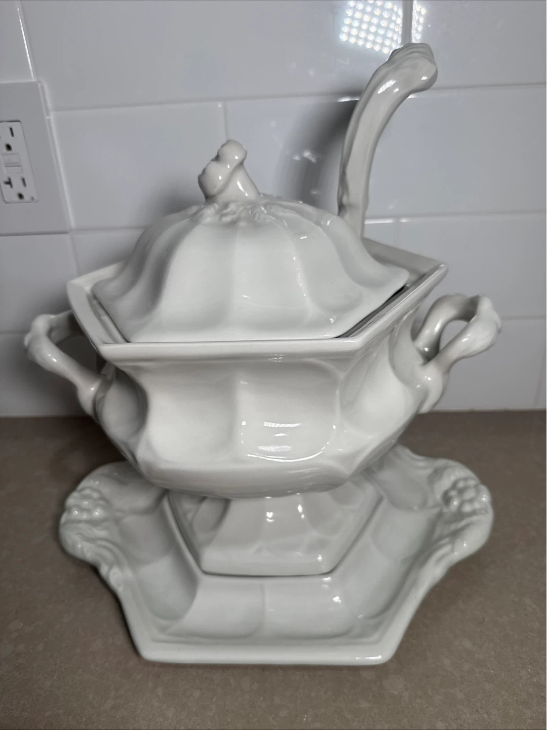 White Ceramic Soup Tureen with Ladle - photo 2