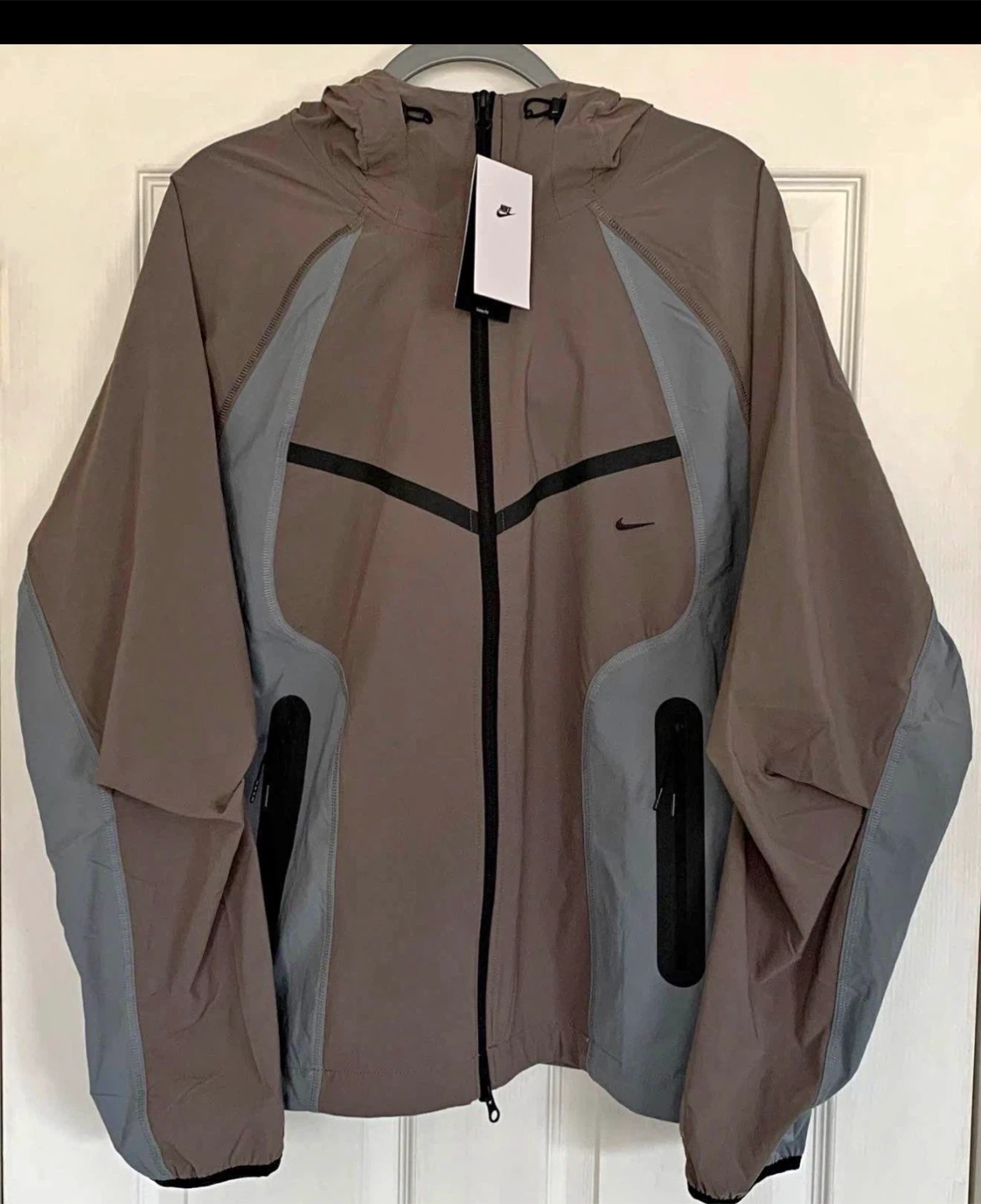 Nike Tech Dri-FIT Woven Colour Block Windrunner Loose Jacket