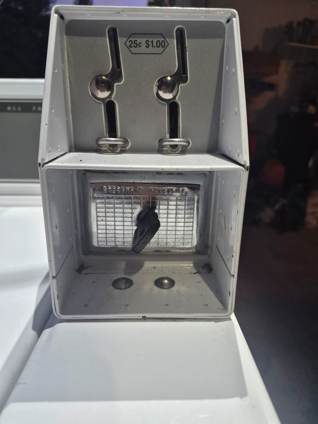 Huebsch Top-load Commercial Coin Operated Washer - photo 4