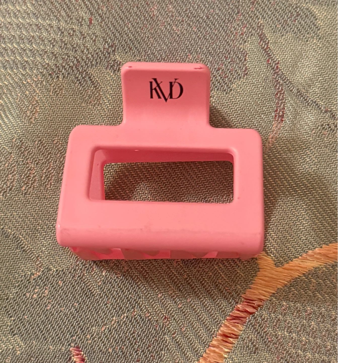 Pink KVD Claw Clip