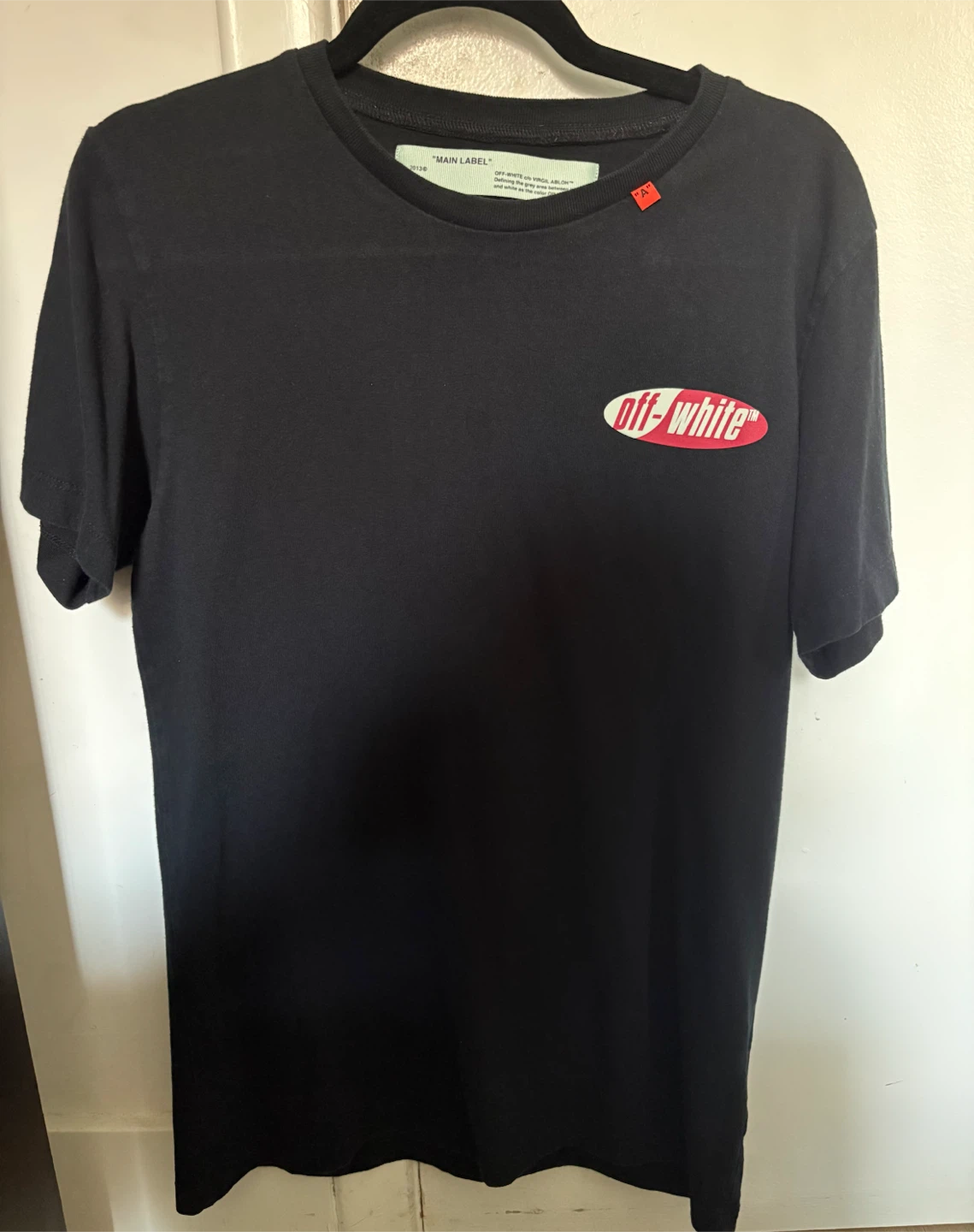 Off-White Oval Logo T-Shirt size small