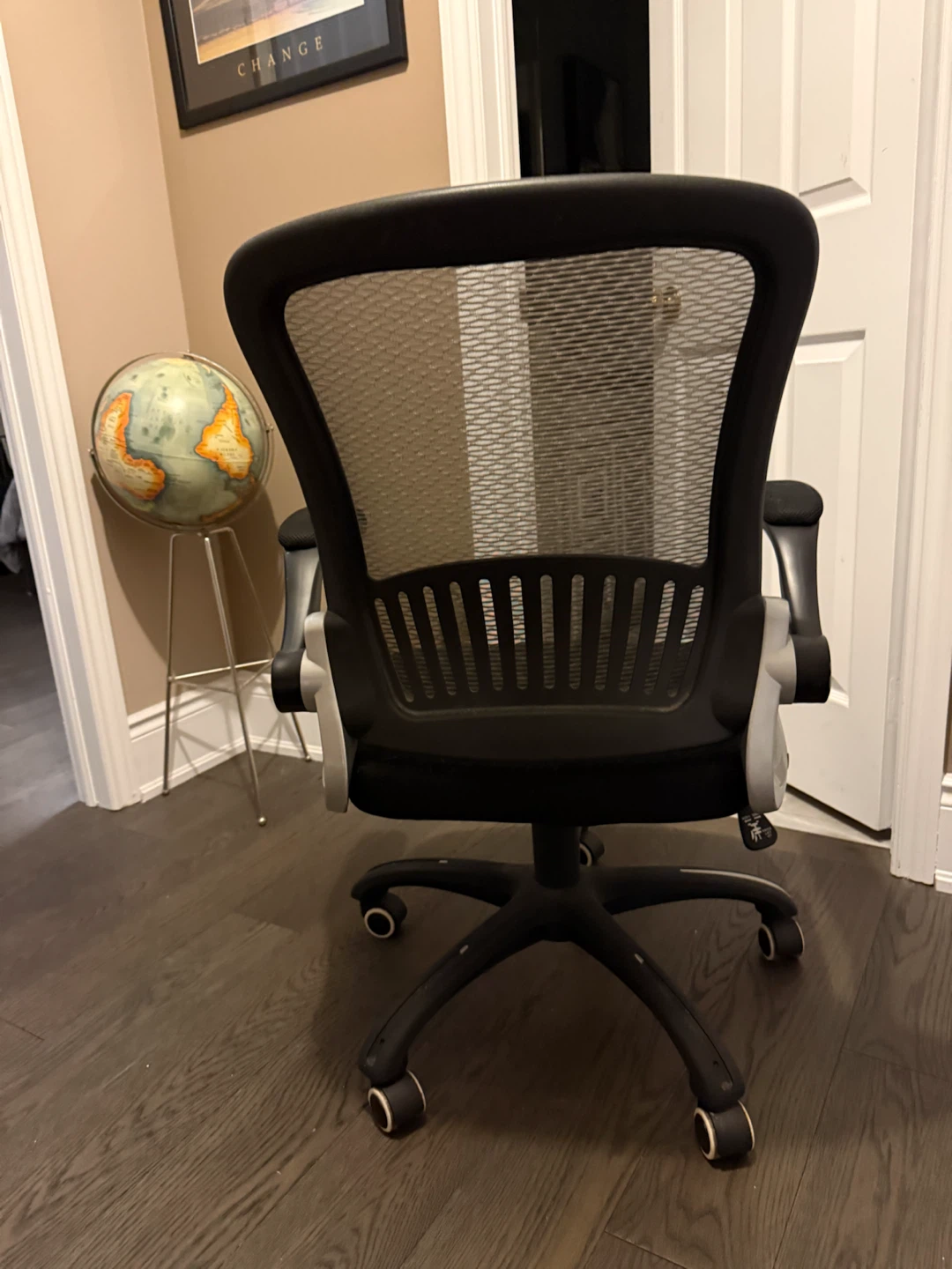 Mesh back office chair with adjustable arms - photo 3