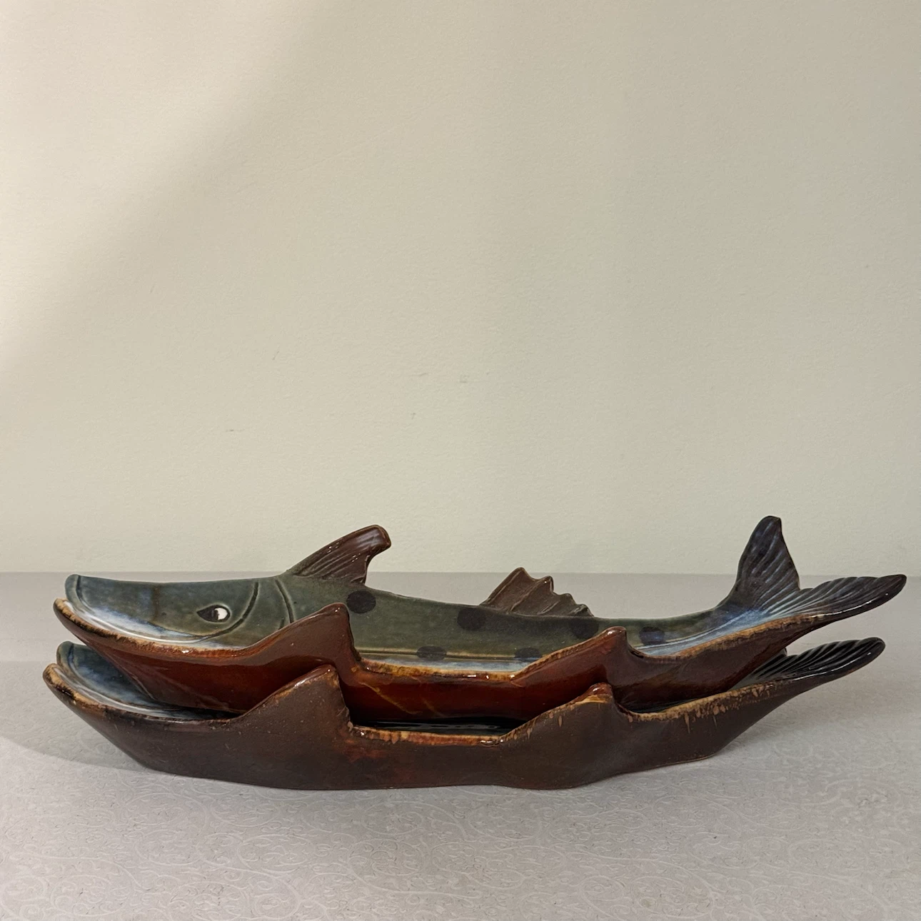 Set of 2 Ceramic Fish Shaped Serving Dishes - photo 2