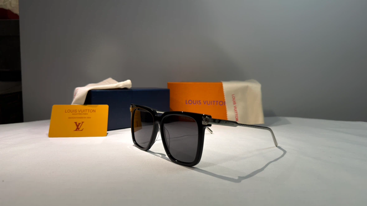 Louis Vuitton Sunglasses - photo 4
