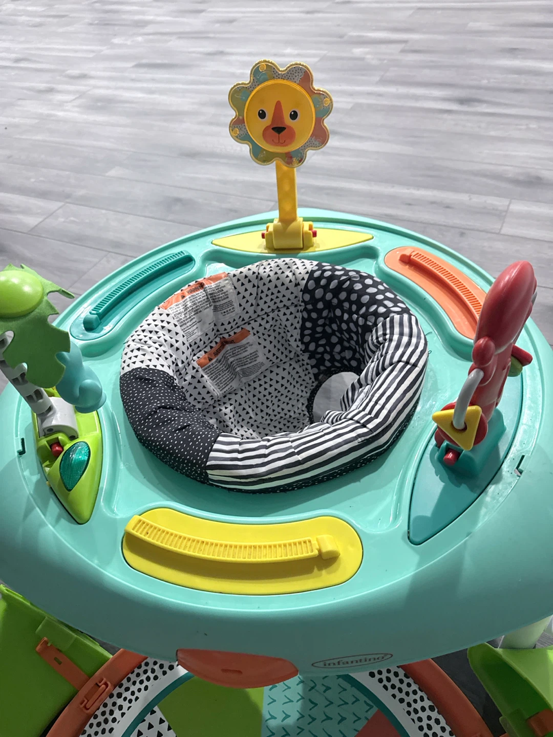 Infantino Grow-With-Me 4-in-1 Activity Center