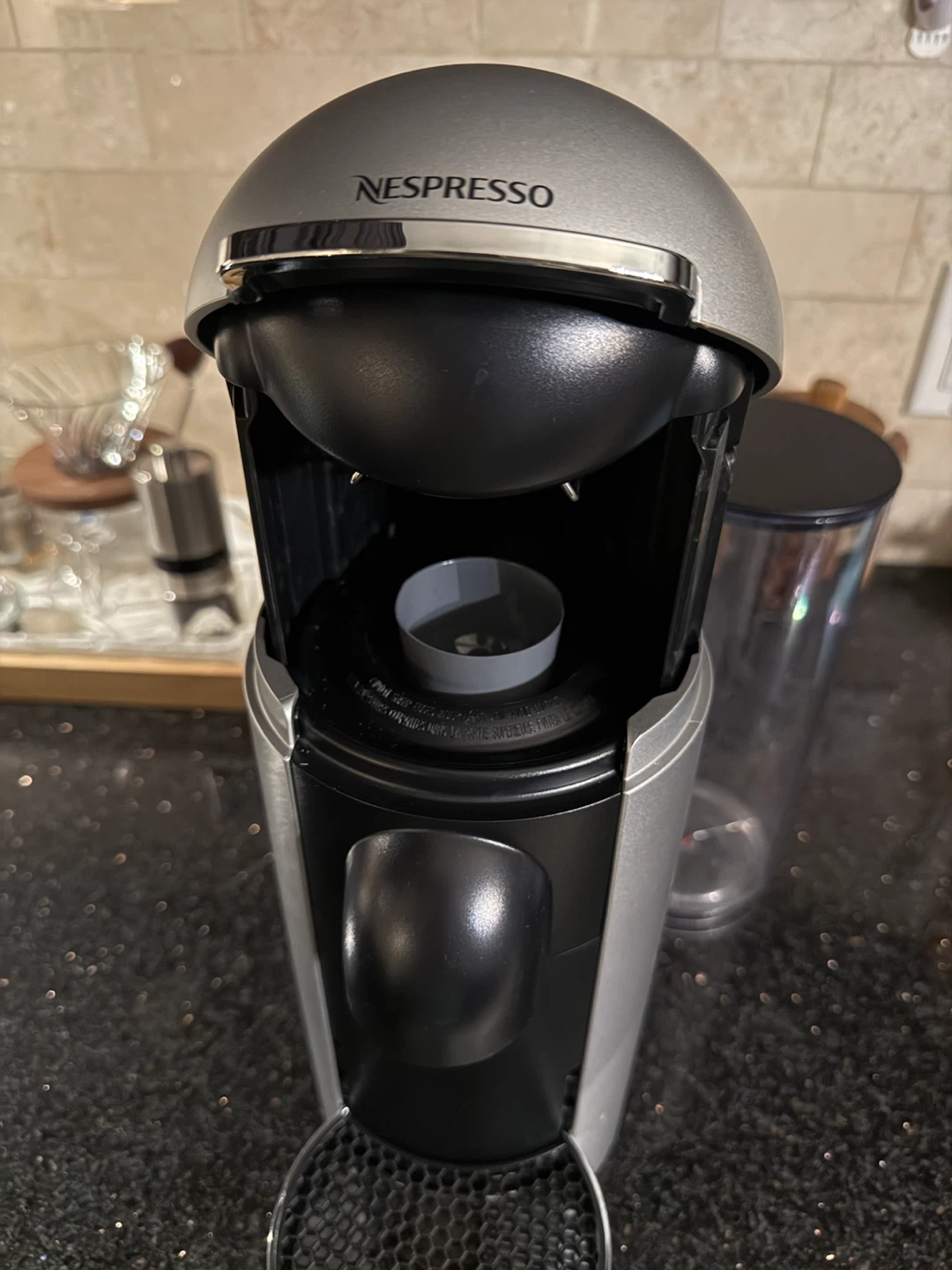 Nespresso Vertuo coffee machine - photo 2