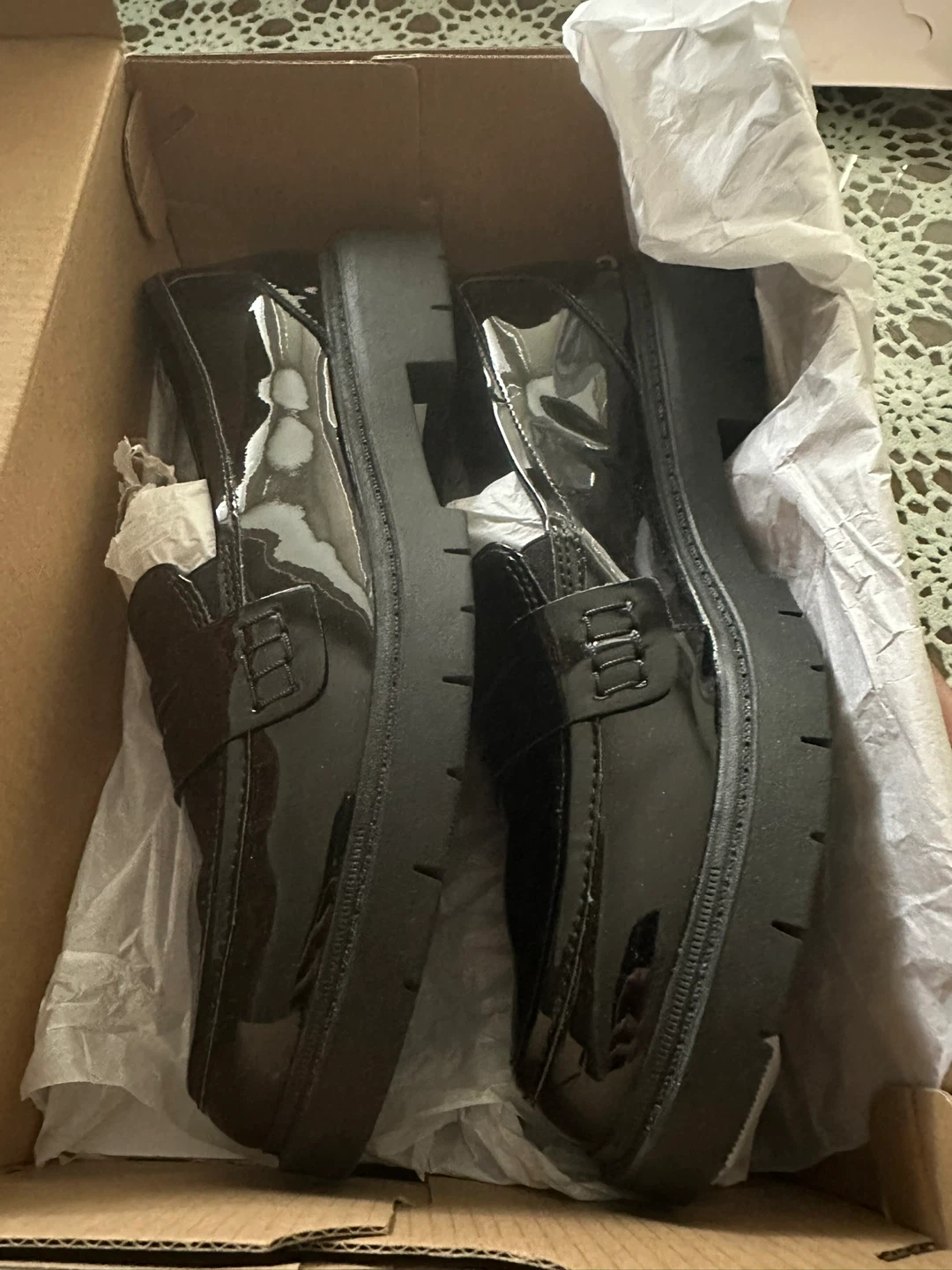 Clarks Black Patent Loafers - Size 7 US - photo 3