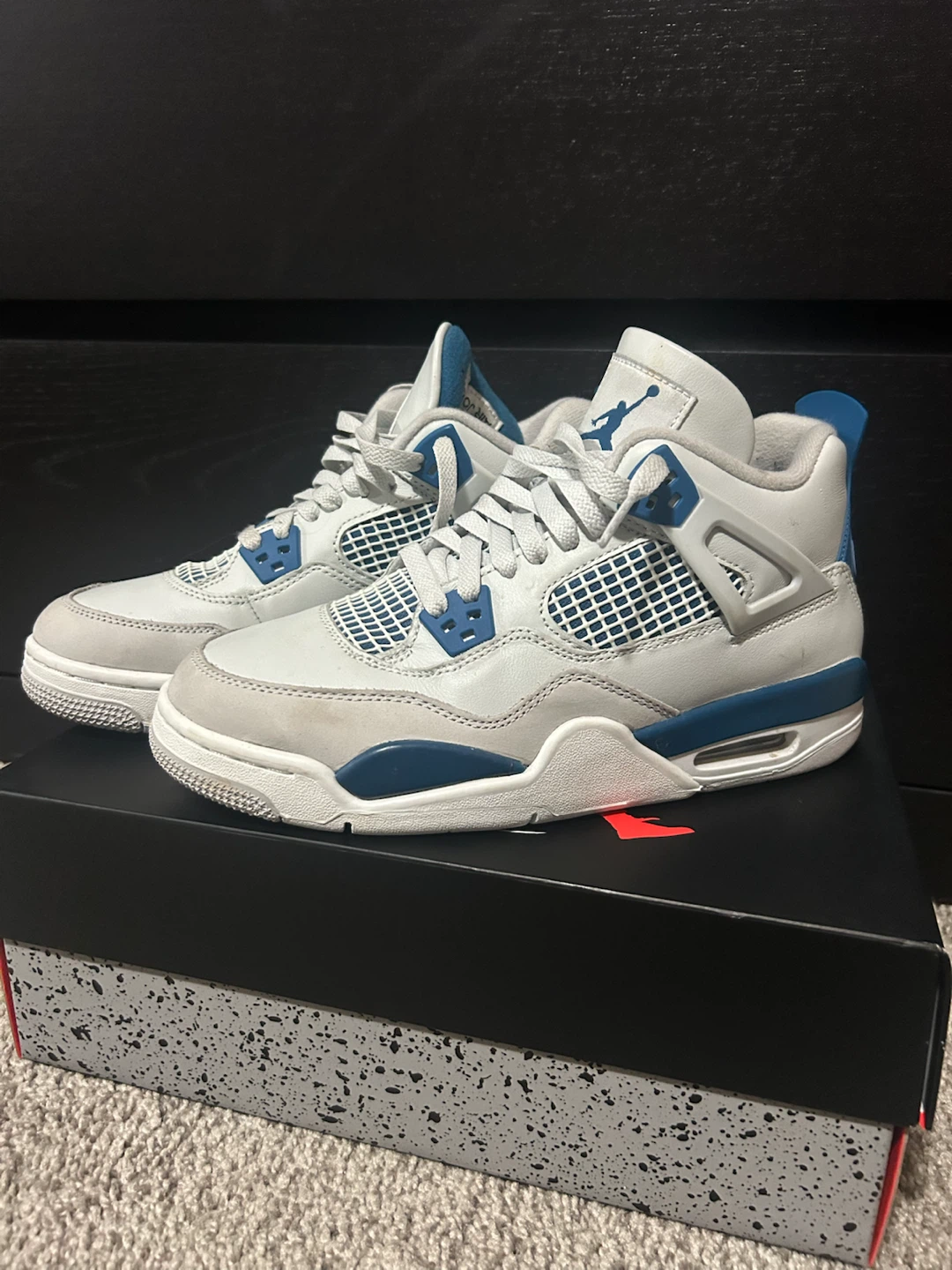 Air Jordan 4 Retro