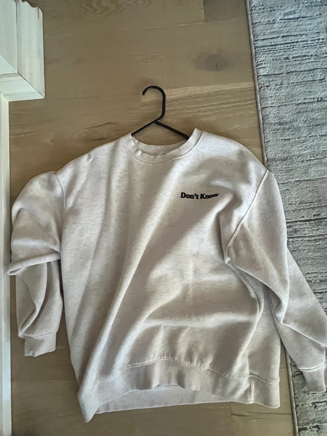 Light grey graphic crewneck sweatshirt - photo 2