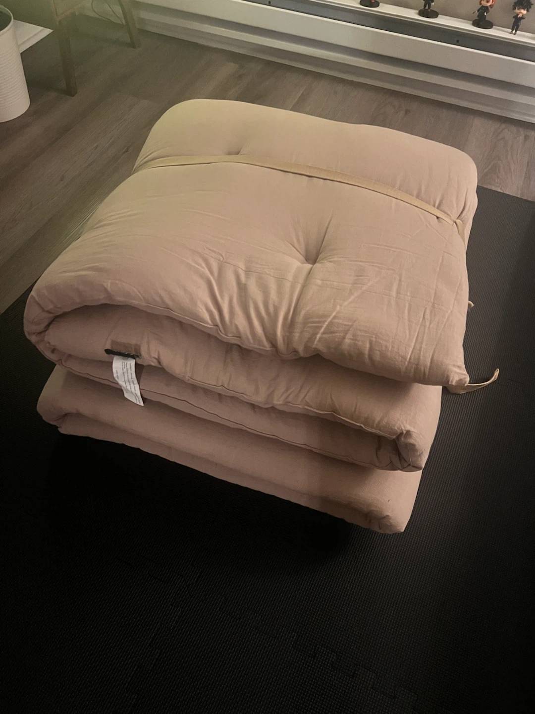 Like New 100% cotton Futon Mattress - Queen Size