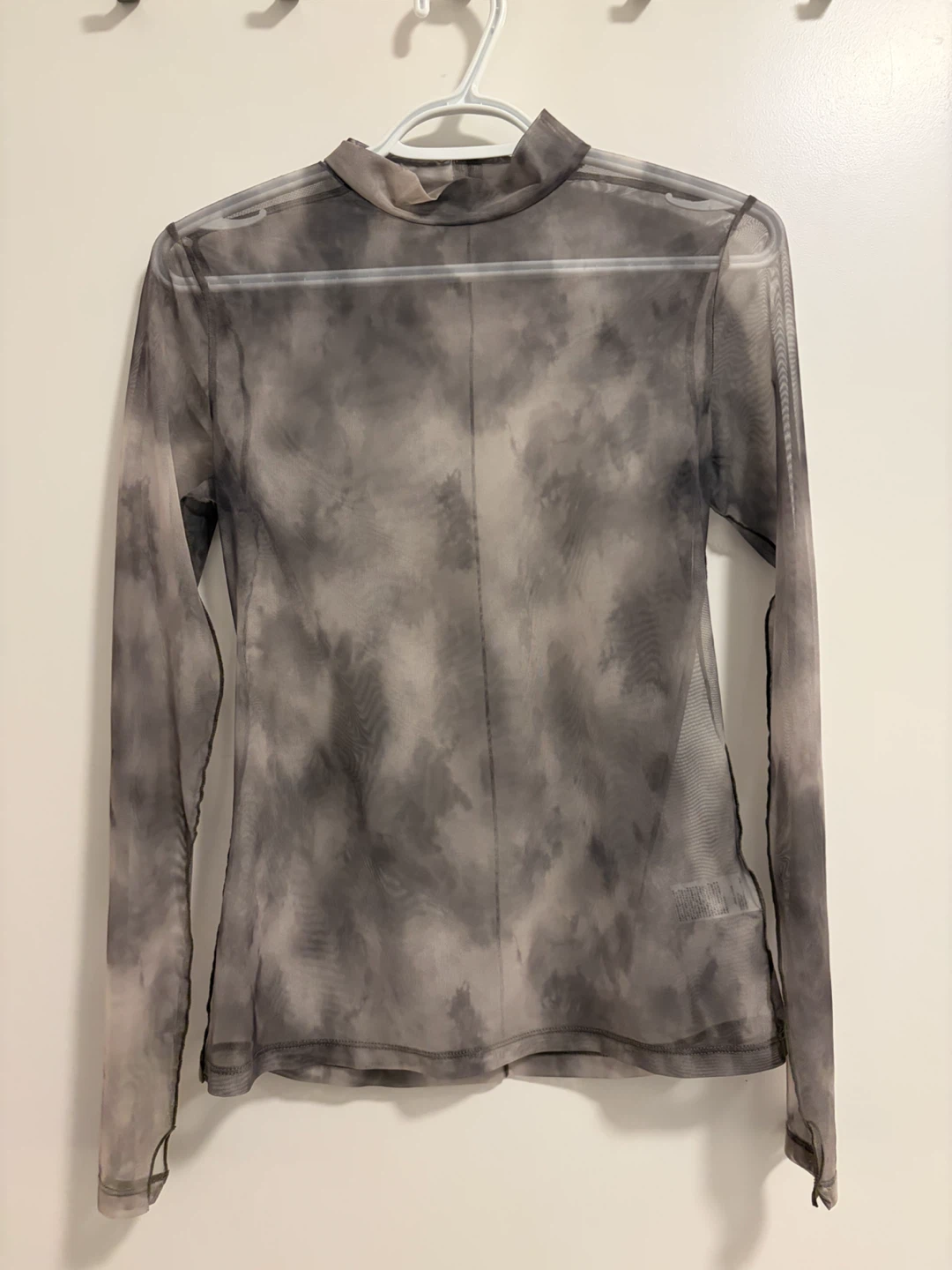 GU / Mesh Mock Neck Top