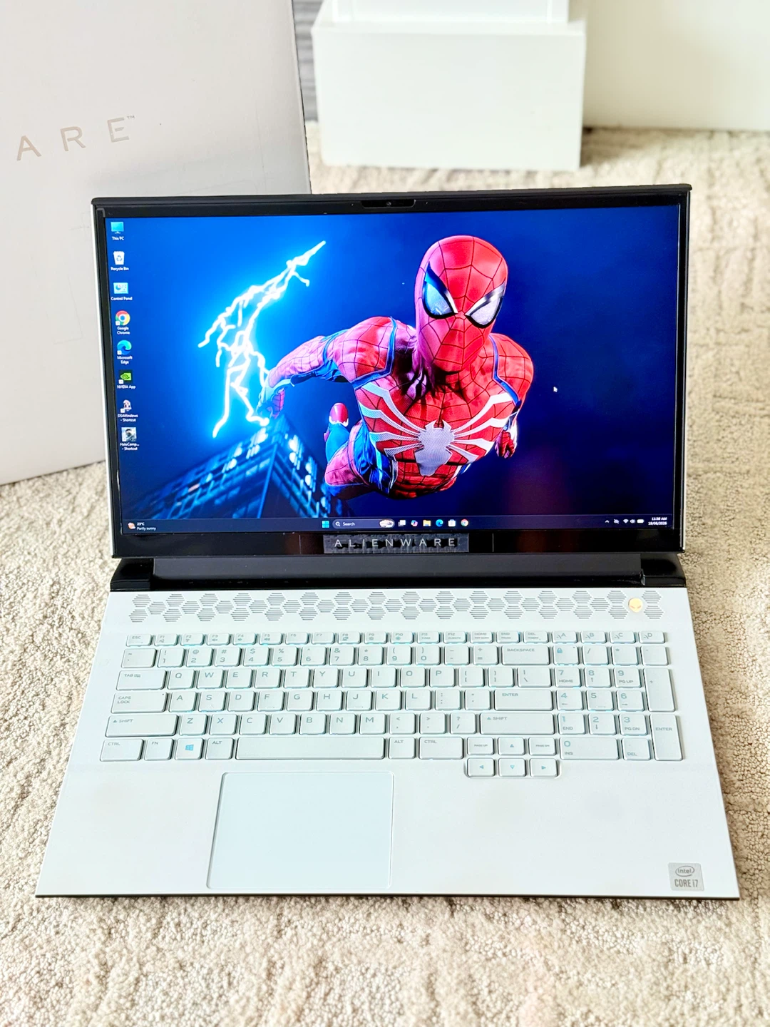Alienware m17 R4 Gaming Laptop – RTX 3080 16GB | 32GB RAM - photo 3