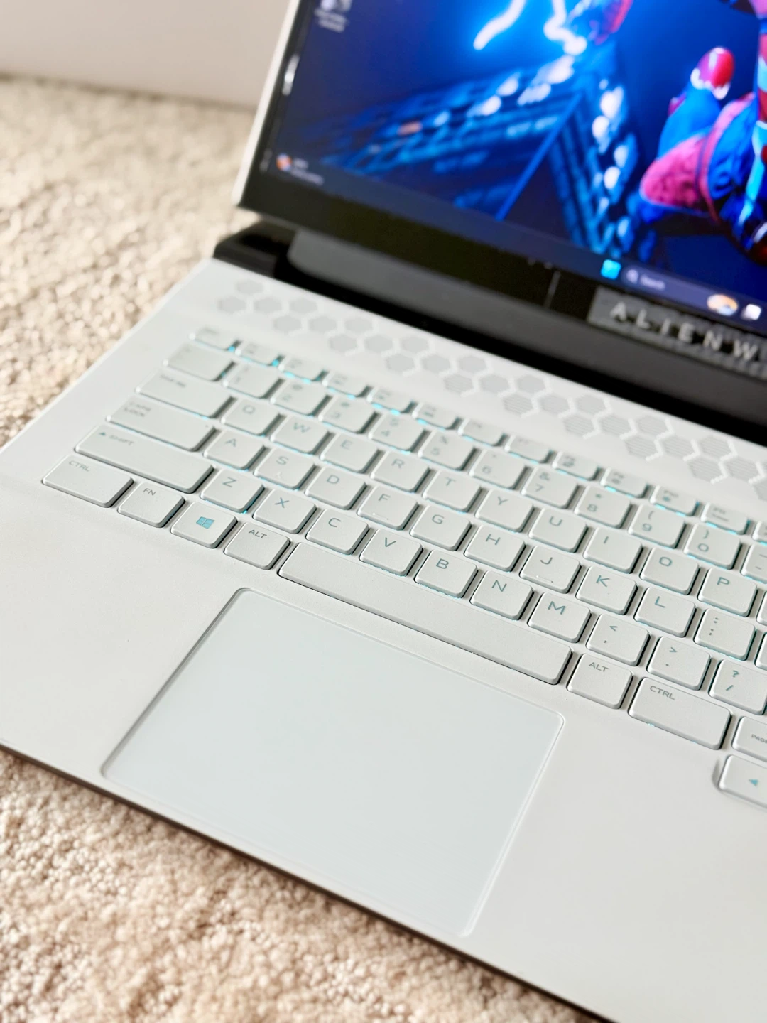 Alienware m17 R4 Gaming Laptop – RTX 3080 16GB | 32GB RAM - photo 4