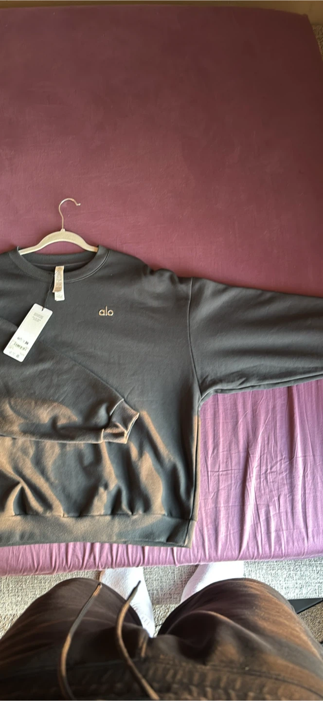 ALO Yoga Crewneck Sweatshirt