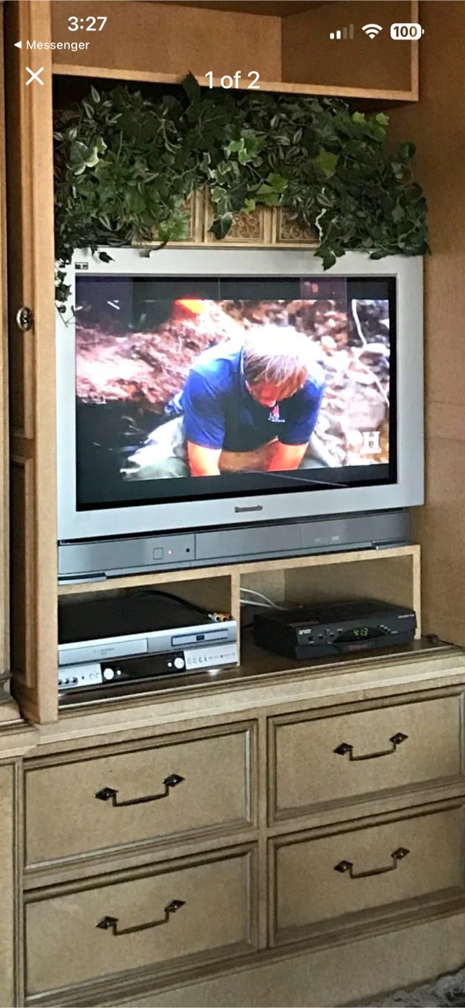 Entertainment unit - photo 2