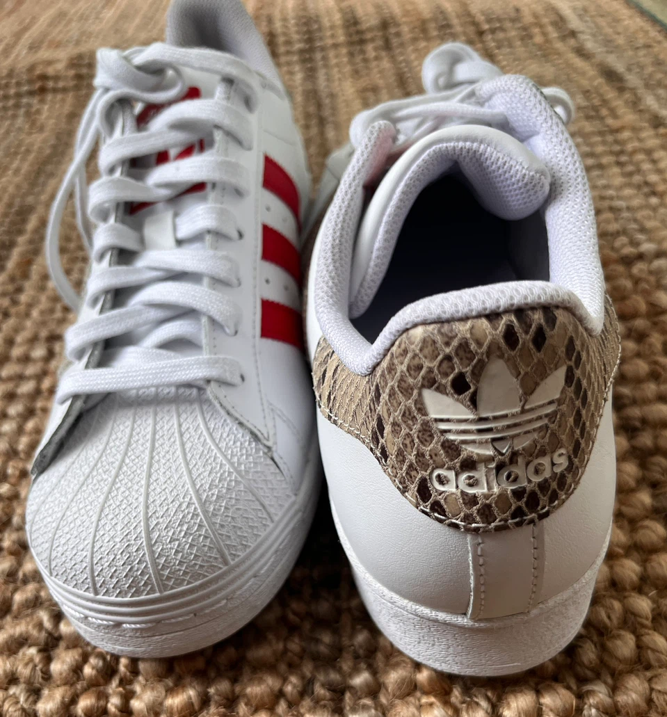 🚨 BRAND NEW ADIDAS SUPERSTARS (WOMEN’S 9) 🚨 - photo 5