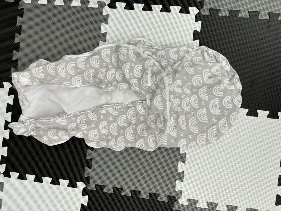 SwaddleMe Grey Rainbow Zip Pod