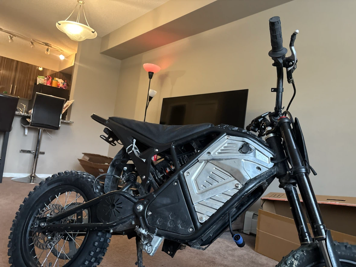 Rawrr Mantis electric dirt bike in black - photo 3