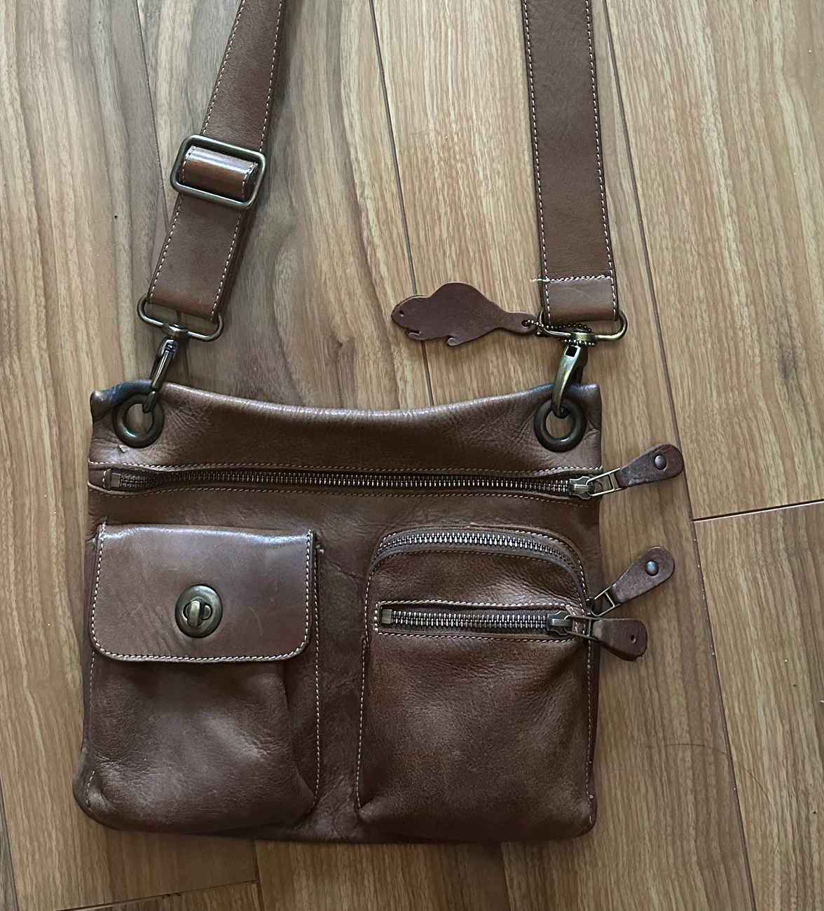 Roots Village Tribe Leather  crossbody bag. 🦫🍁 - photo 2