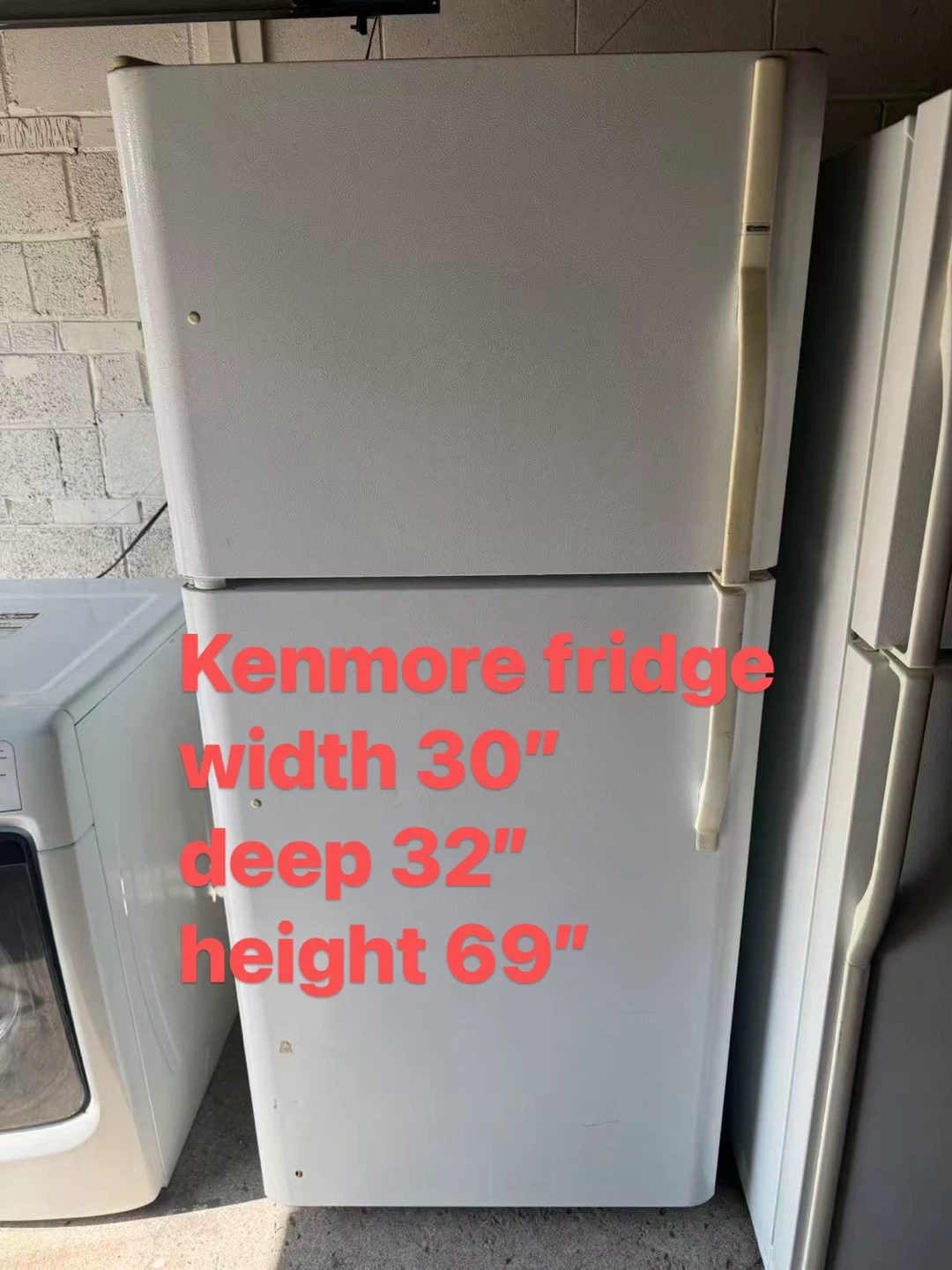 Good condition Kenmore fridge $230