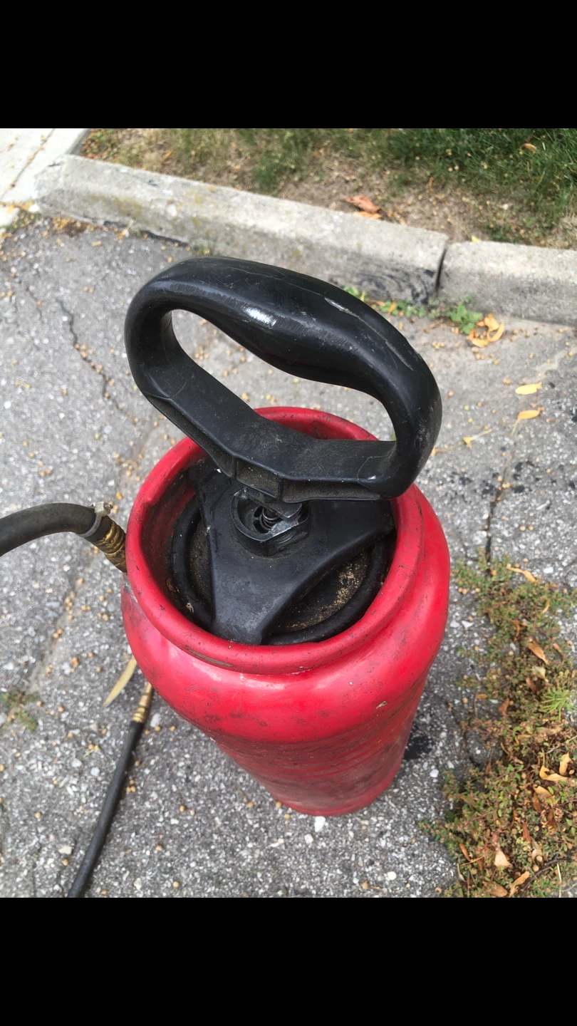 Chapin Industrial Concrete Sprayer - photo 3