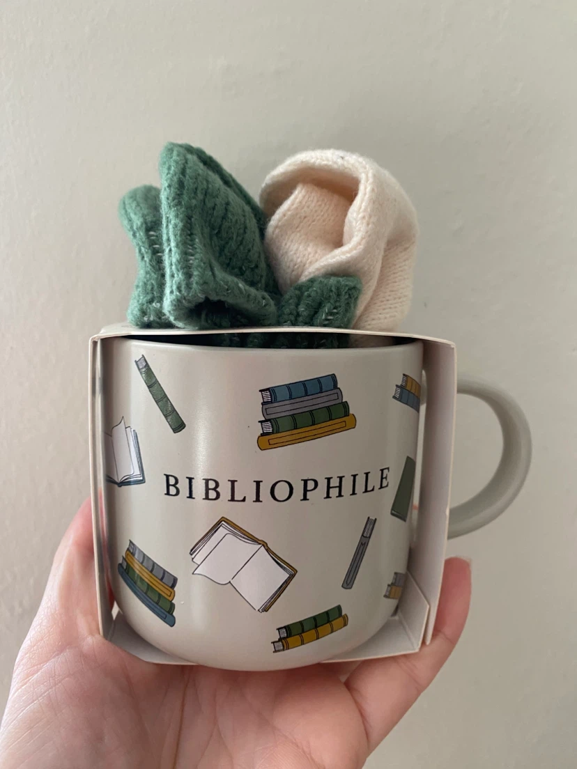 Bibliophile Ceramic Mug and Sock Set