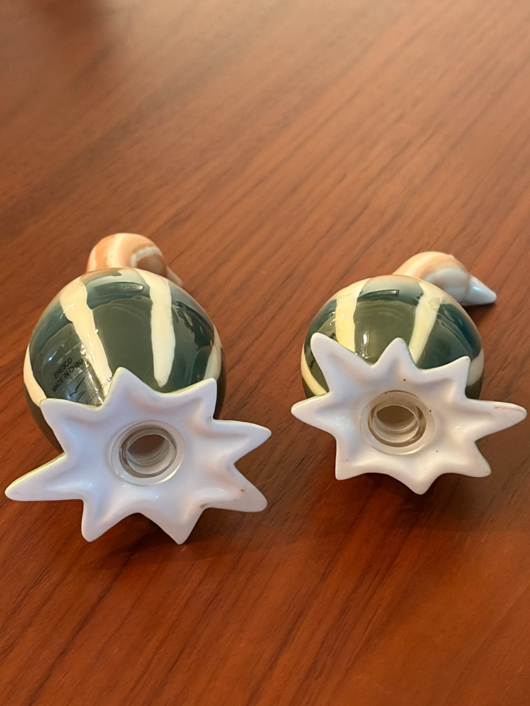 Vintage Enesco salt and pepper shakers - photo 3