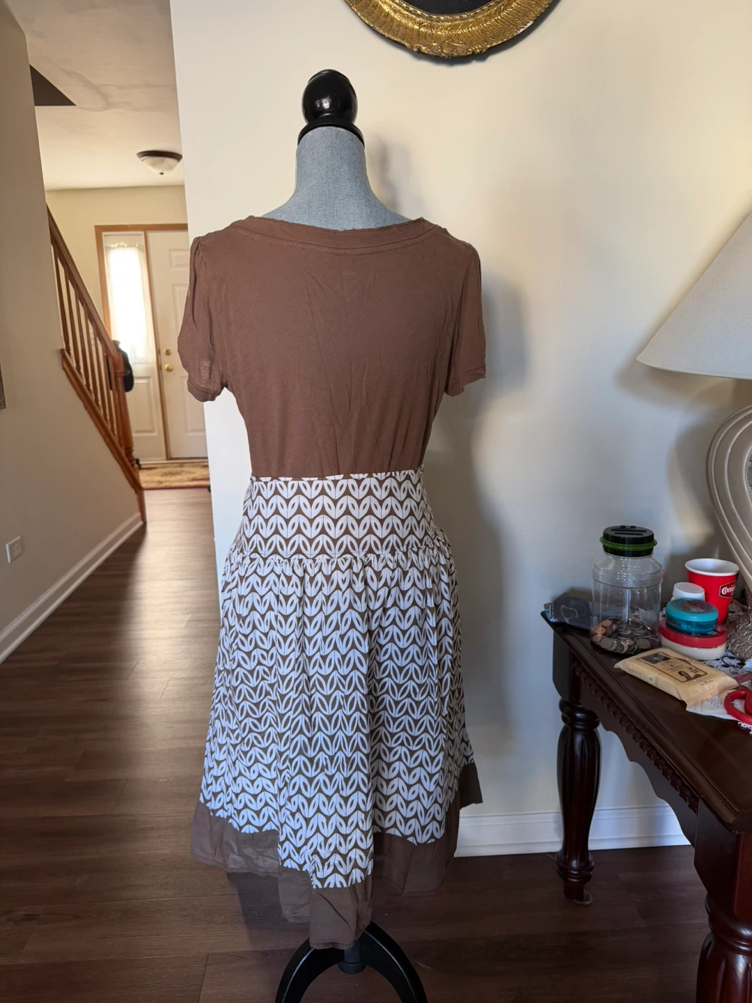 Brown and White Leaf Print Skirt and ladies top - photo 2