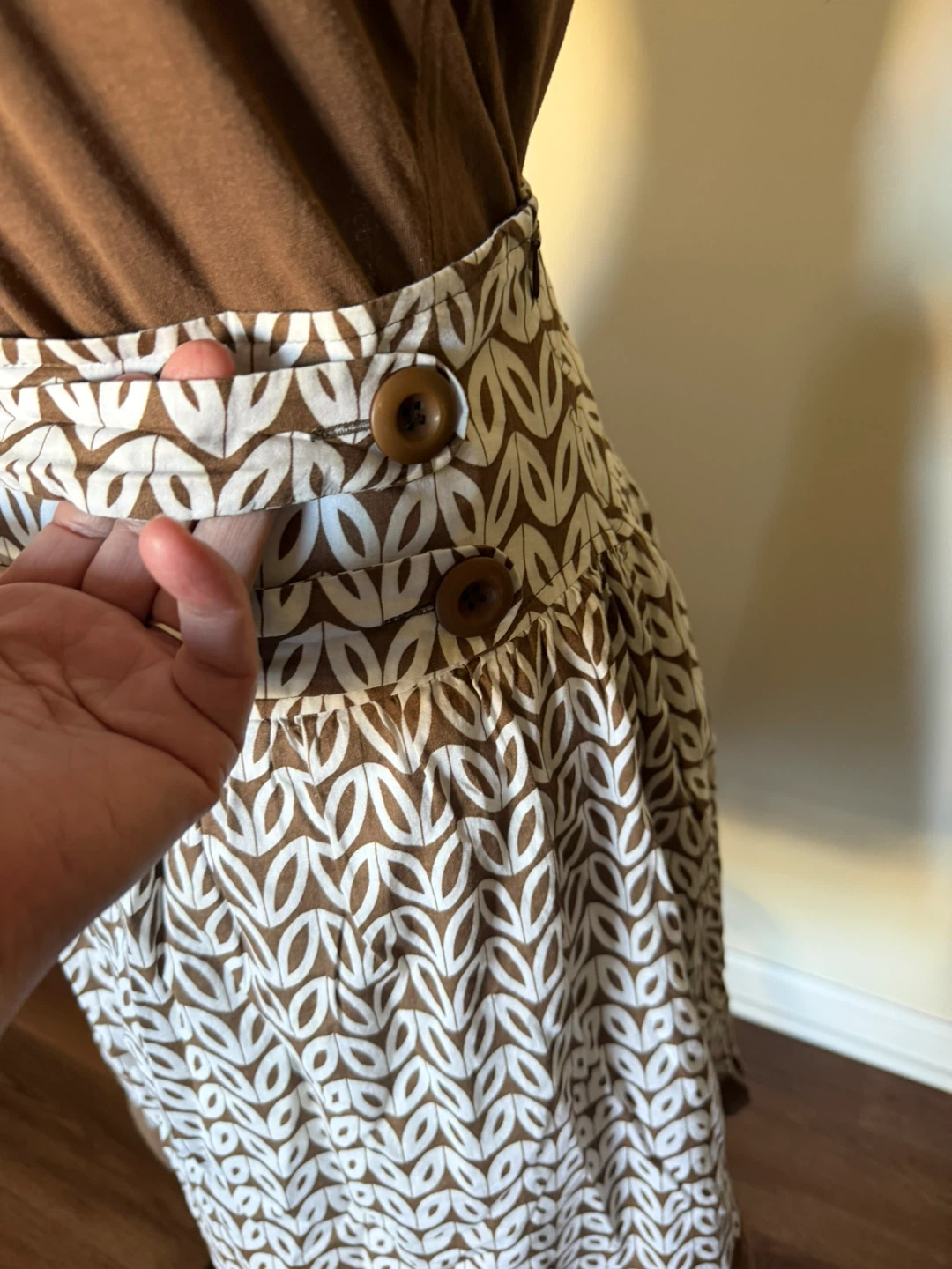 Brown and White Leaf Print Skirt and ladies top - photo 3