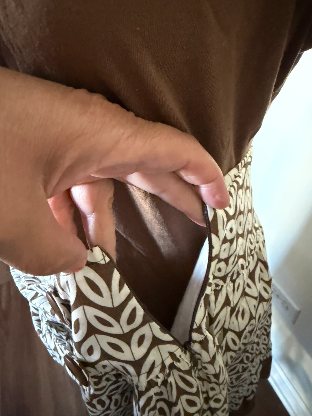 Brown and White Leaf Print Skirt and ladies top - photo 5
