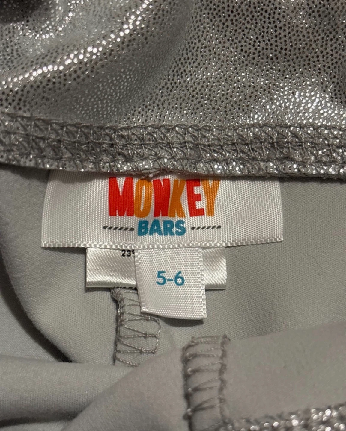 Girls Monkey Bars Silver Leggings sz 5-6 - photo 3