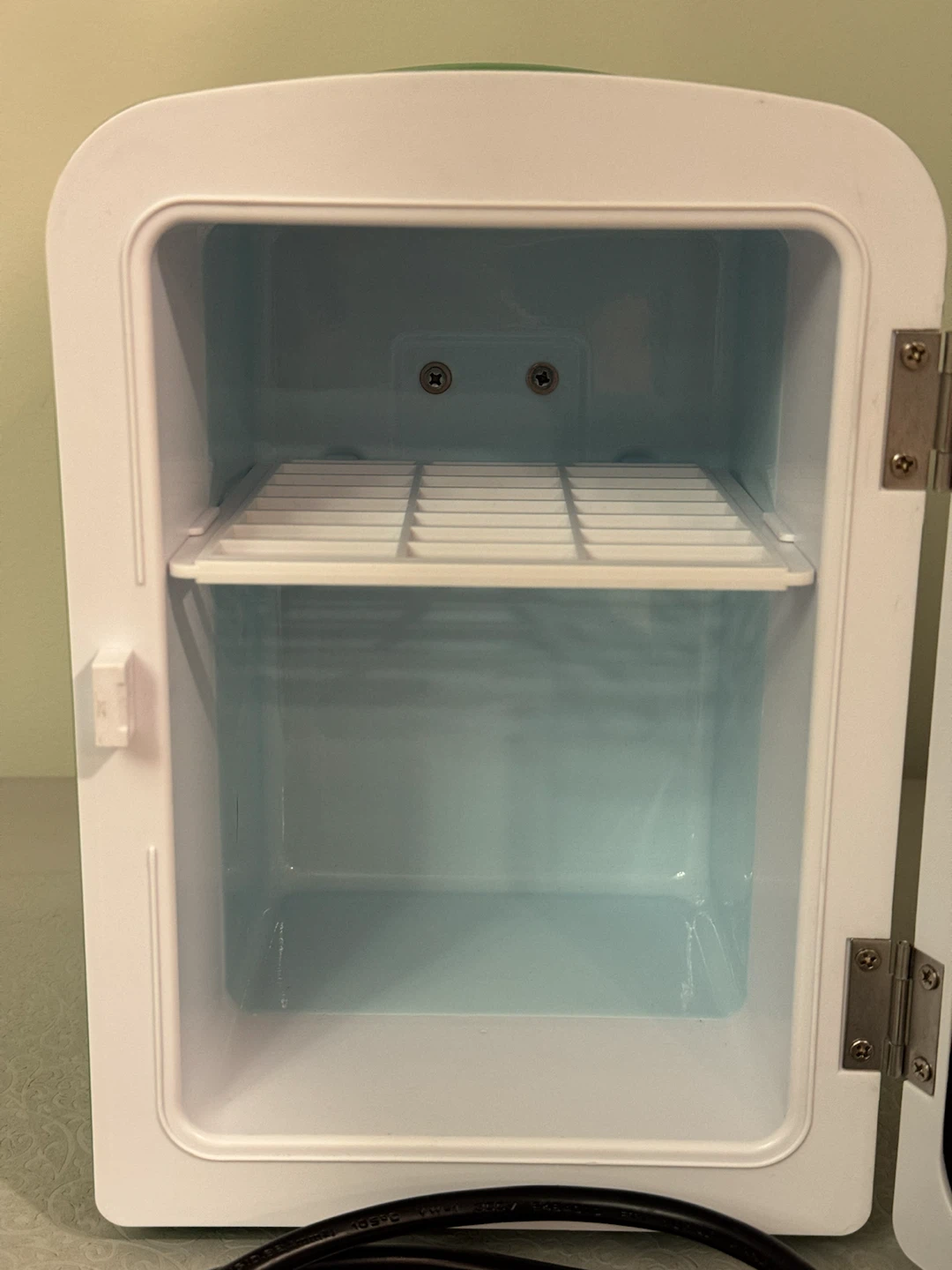 Koolatron Sprite Mini Fridge 4L - photo 3