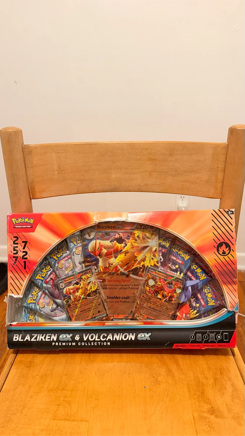 Pokémon Blaziken ex & Volcanion ex Premium Collection Box - photo 2