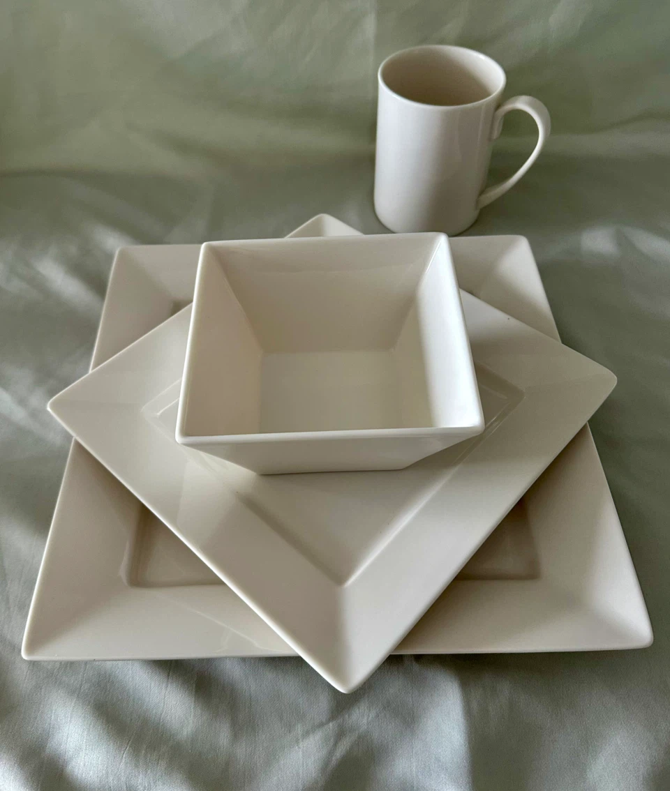 White square dinnerware set