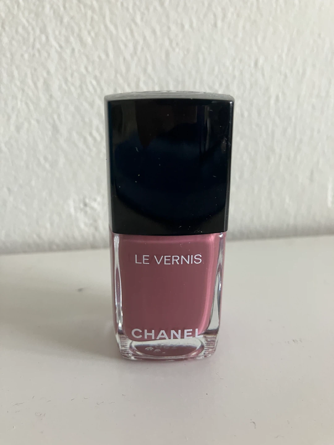 Chanel Le Vernis Nail Colour - 137 Sorcière