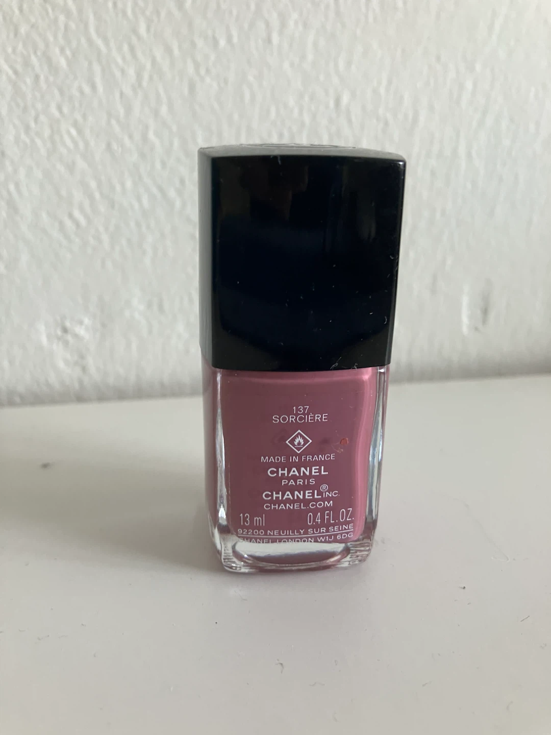 Chanel Le Vernis Nail Colour - 137 Sorcière - photo 2