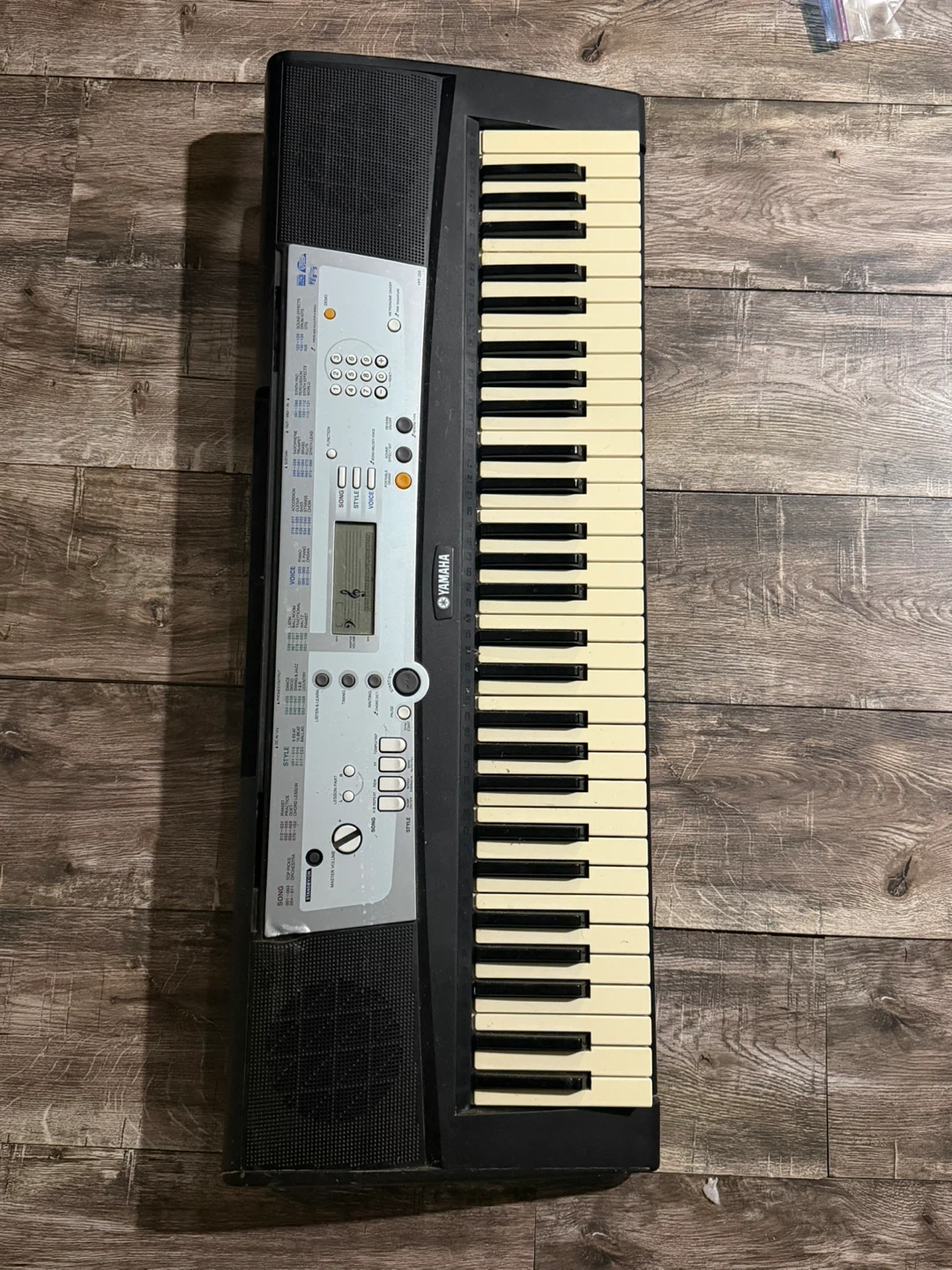Yamaha YPT-200 61-Key Portable Electronic Keyboard