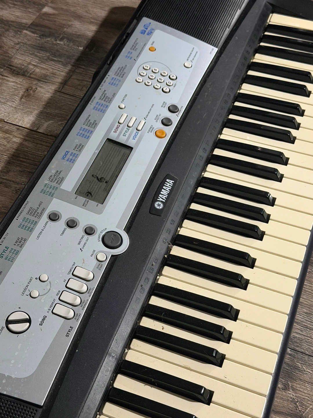 Yamaha YPT-200 61-Key Portable Electronic Keyboard - photo 2
