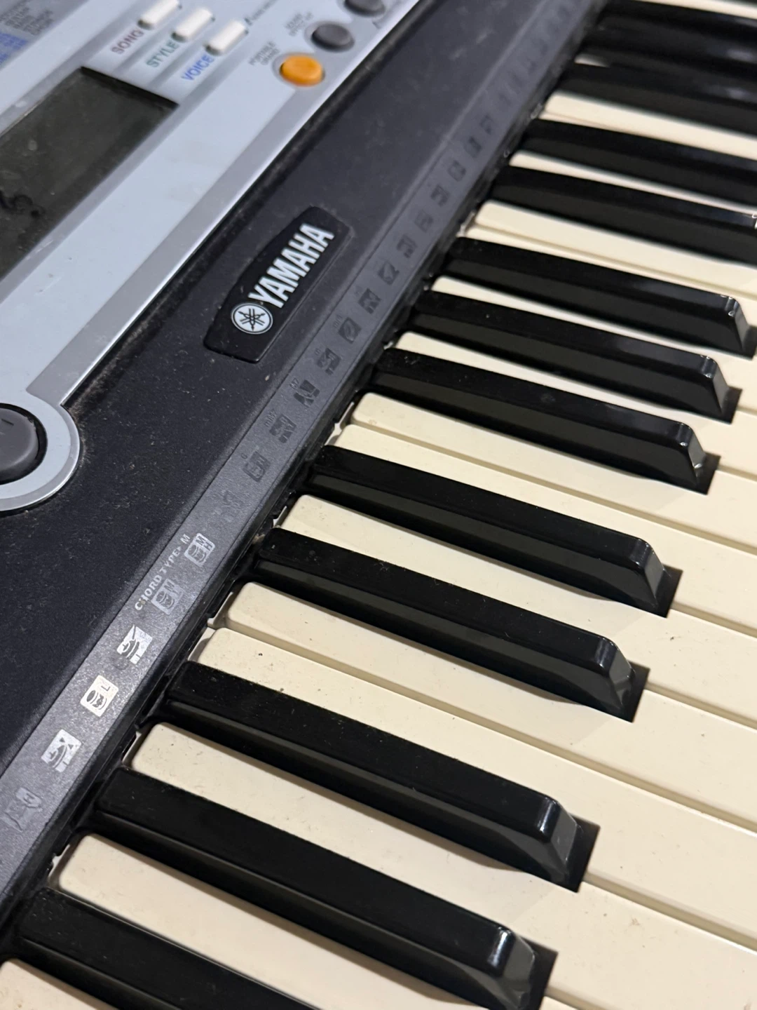 Yamaha YPT-200 61-Key Portable Electronic Keyboard - photo 4