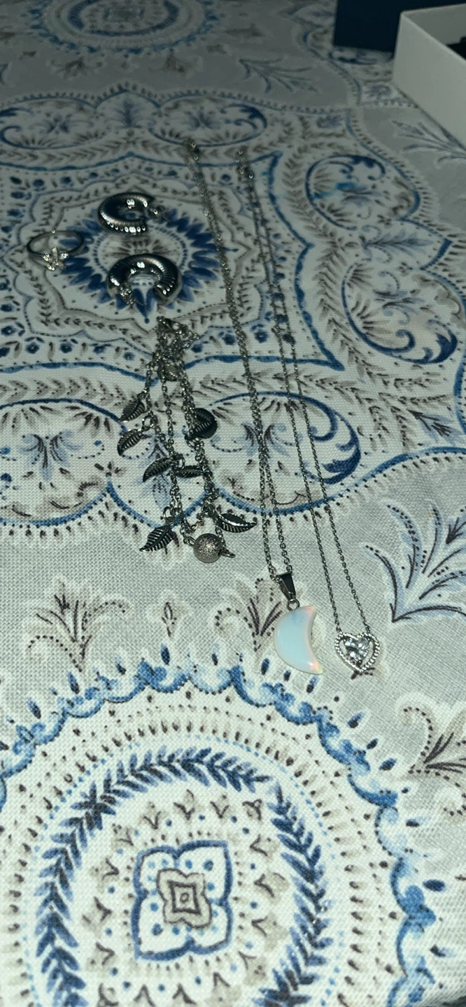 Silver Tone Jewelry Set - Necklace, Earrings, Ring - photo 3