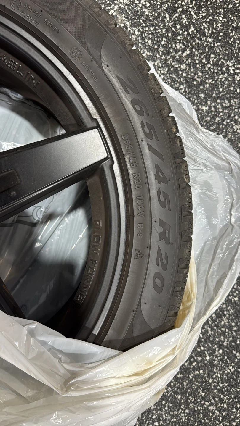 Pirelli Scorpion Winter Tires (Set of 2) 265/45R20