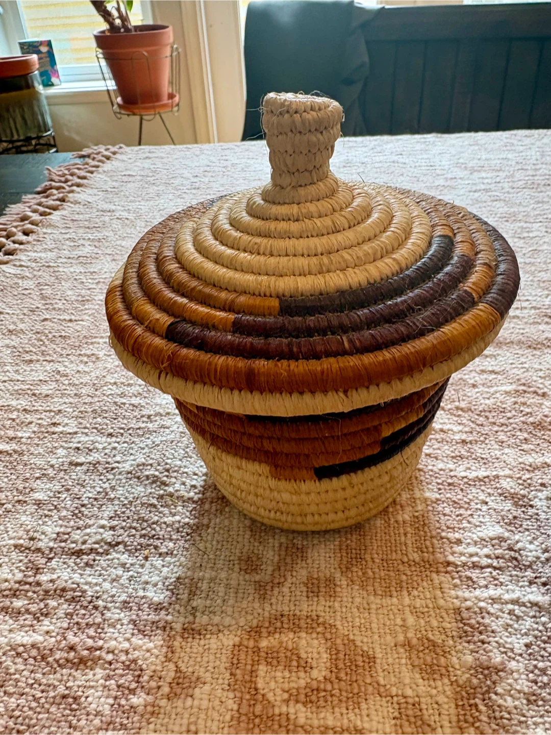 Vintage Woven sweetgrass  Basket with Lid