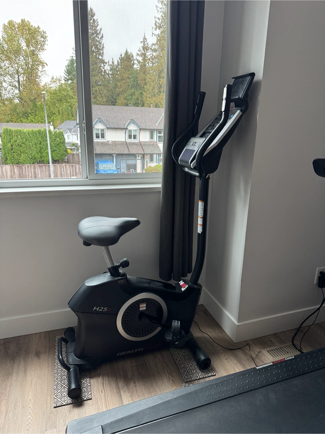 HealthRider H25x Upright Exercise Bike - photo 4