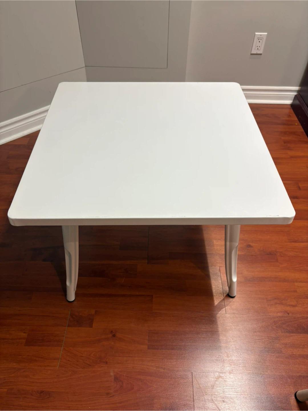 White solid Metal Children's Table with 2 Chairs - photo 2